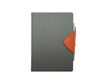 Ежедневник в твердой обложке с треугольным хлястиком на магните и держателем для ручки