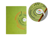 Ежедневник с перфорированным рисунком, тиснением и металлическим хлястиком на магните с полимерным шильдом